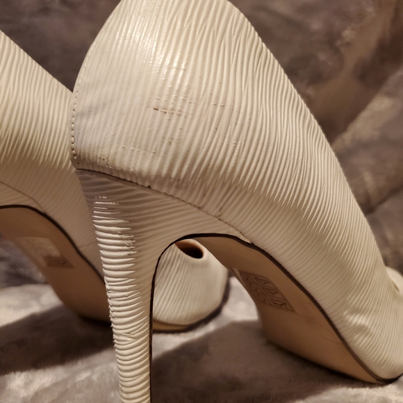 Call It Spring Pale Beige / Bone Textured Pumps 📦 - Picture 5 of 6